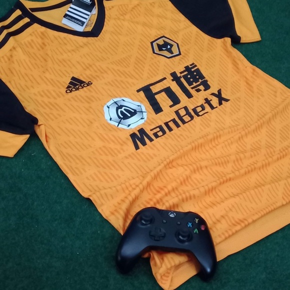 WOLVERHAMPTON WANDERERS KIT 20/21 - Picture 4 of 5